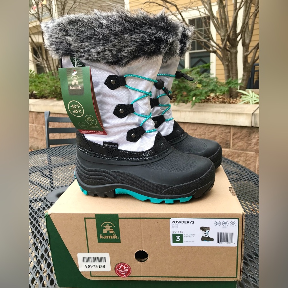 Kamik Powdery 2 Boots, size 3 (Euro 35) White, NWT, in original box, never worn